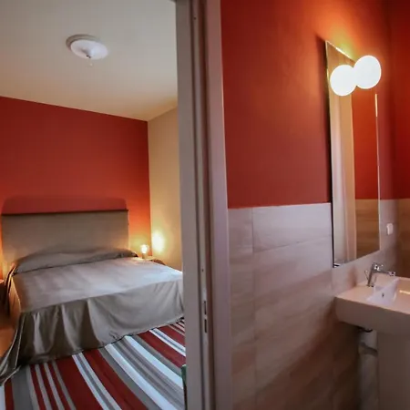 Couette-café Ca'du Lin - Jacuzzi E Piscina Cisterna dʼAsti