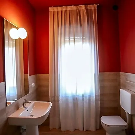 Bed and breakfast Ca'du Lin - Jacuzzi E Piscina Cisterna dʼAsti